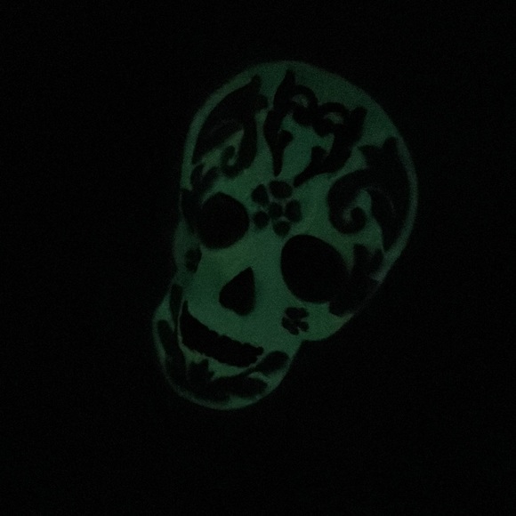 Urban Domain Skull Glow In The Dark Throw - Picture 4 of 5